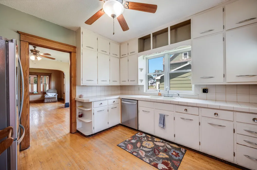 315 W 6th Street Blue Earth, MN 56013