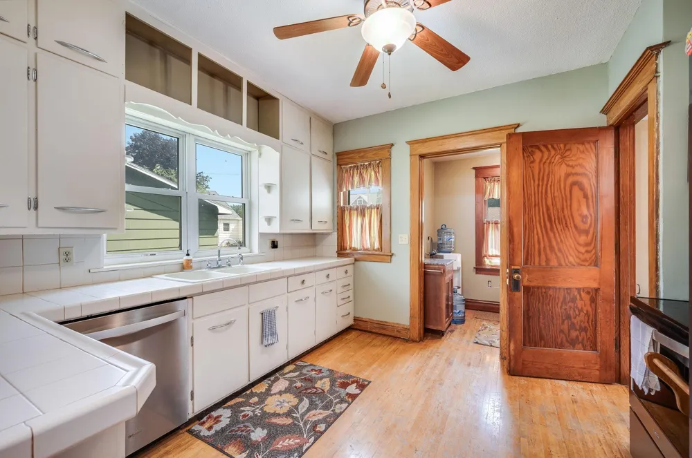 315 W 6th Street Blue Earth, MN 56013
