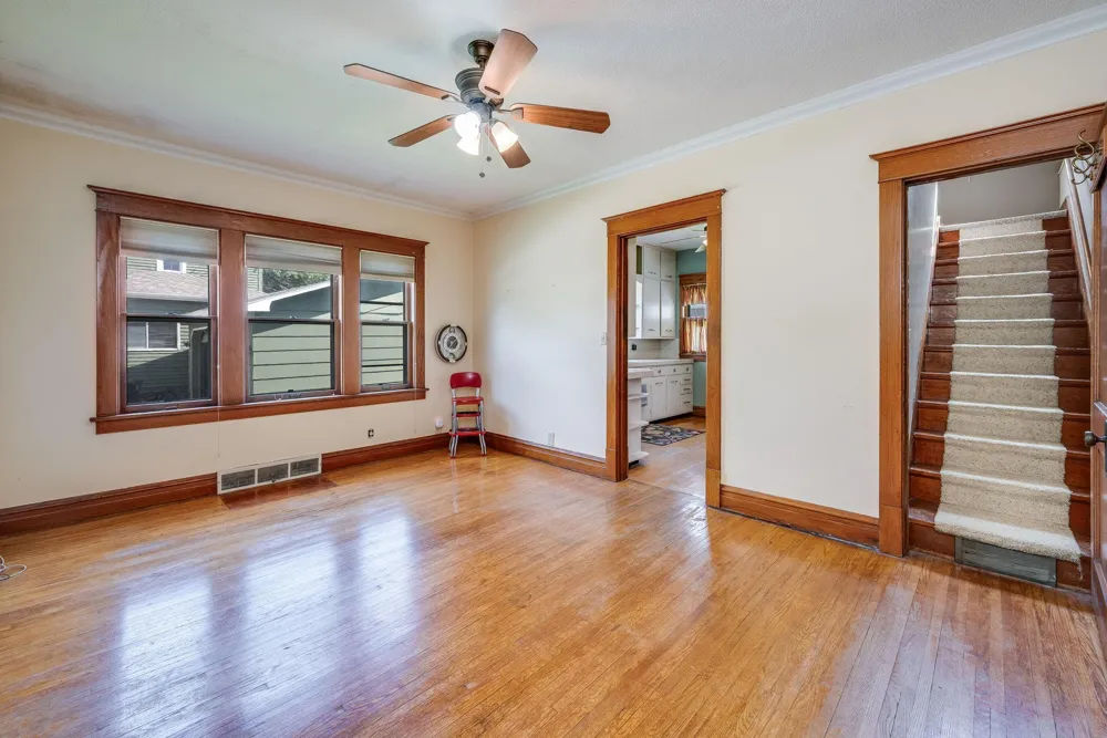 315 W 6th Street Blue Earth, MN 56013