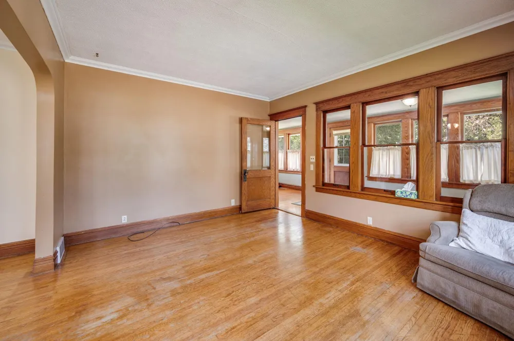 315 W 6th Street Blue Earth, MN 56013