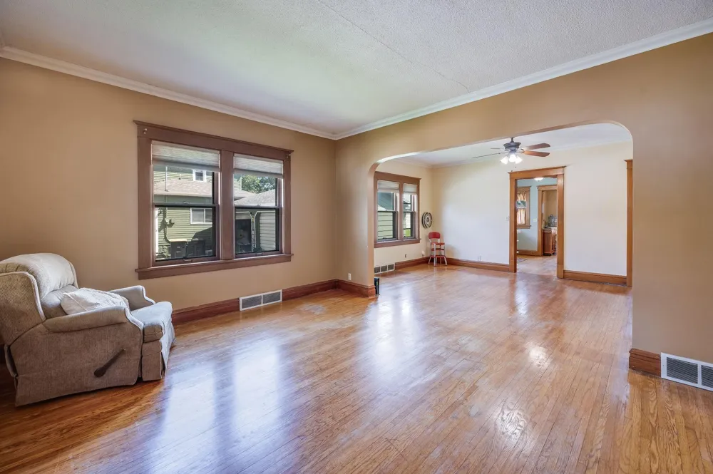 315 W 6th Street Blue Earth, MN 56013