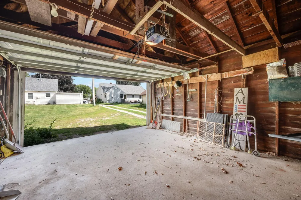 315 W 6th Street Blue Earth, MN 56013