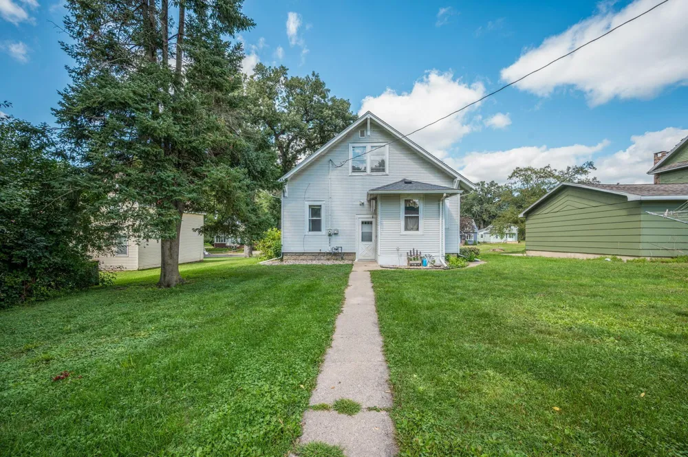 315 W 6th Street Blue Earth, MN 56013