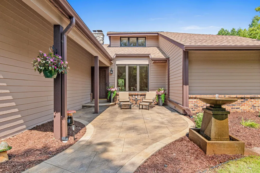2915 Bruce Court Inver Grove Heights, MN 55077