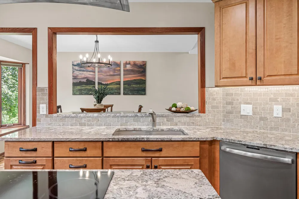 2915 Bruce Court Inver Grove Heights, MN 55077