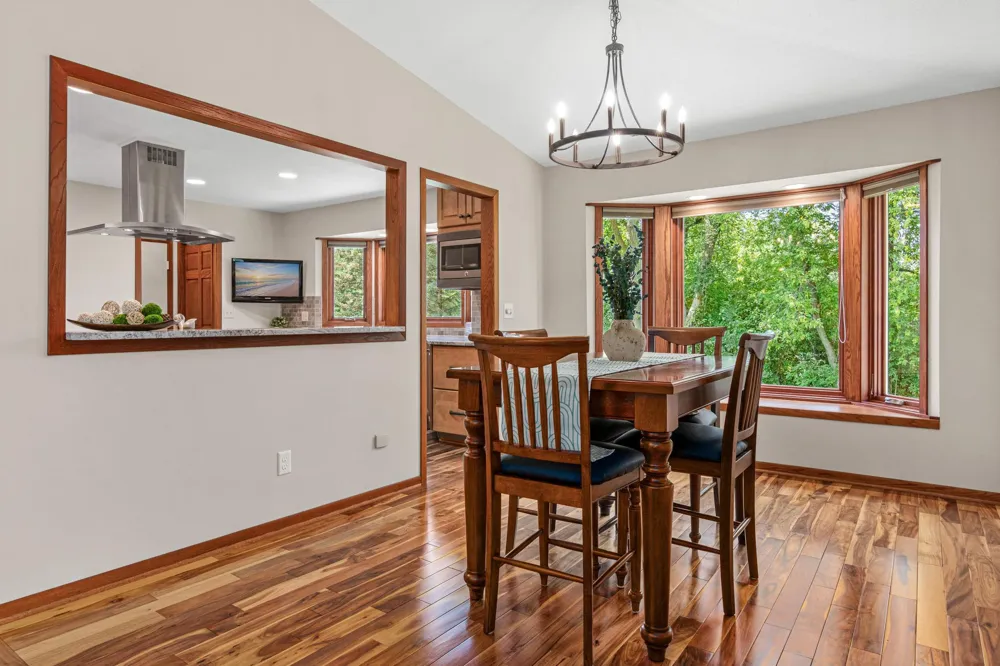 2915 Bruce Court Inver Grove Heights, MN 55077