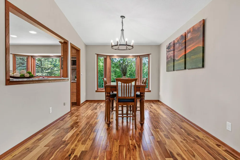 2915 Bruce Court Inver Grove Heights, MN 55077