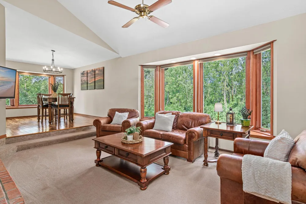 2915 Bruce Court Inver Grove Heights, MN 55077