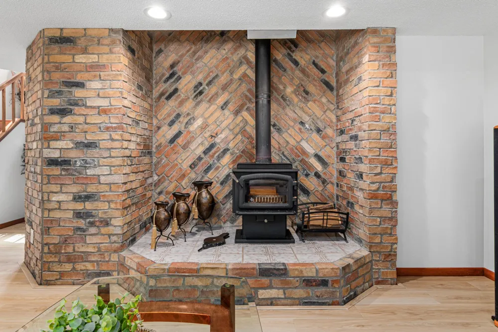 2915 Bruce Court Inver Grove Heights, MN 55077