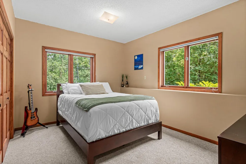 2915 Bruce Court Inver Grove Heights, MN 55077