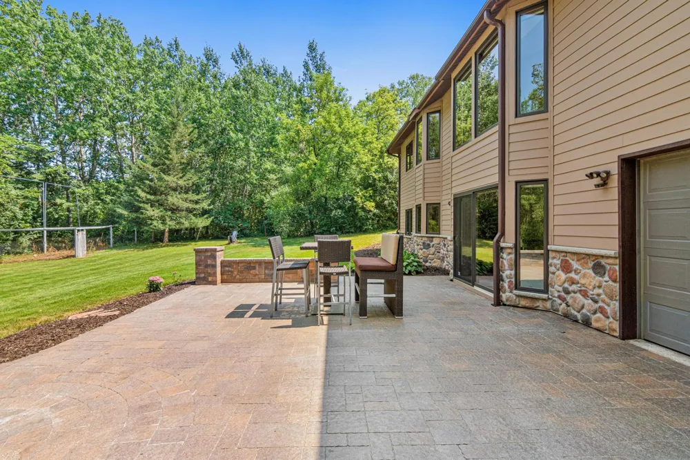 2915 Bruce Court Inver Grove Heights, MN 55077