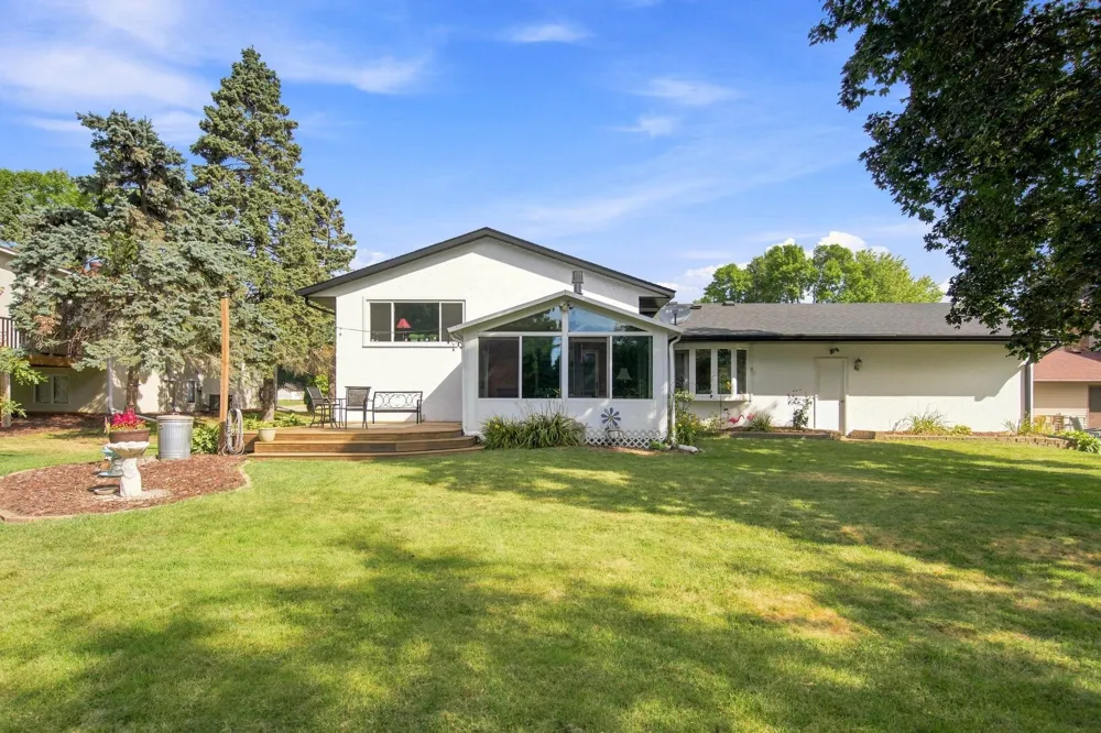 7565 Paul Road Woodbury, MN 55125