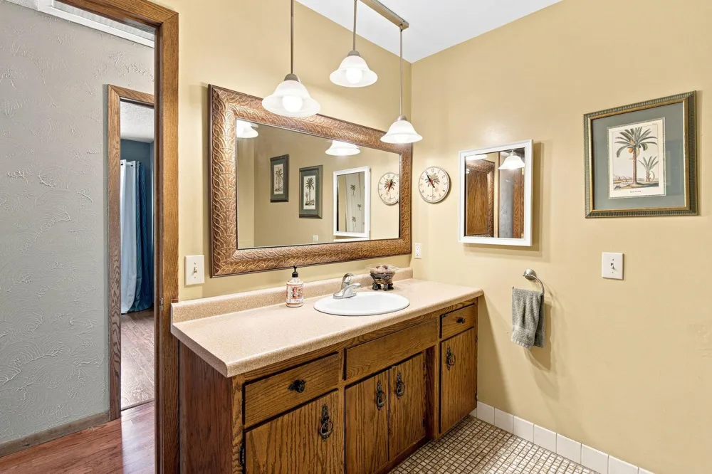 7565 Paul Road Woodbury, MN 55125