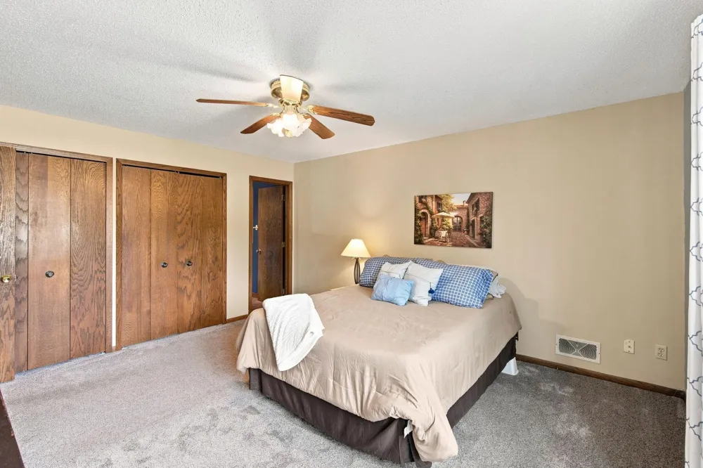 7565 Paul Road Woodbury, MN 55125