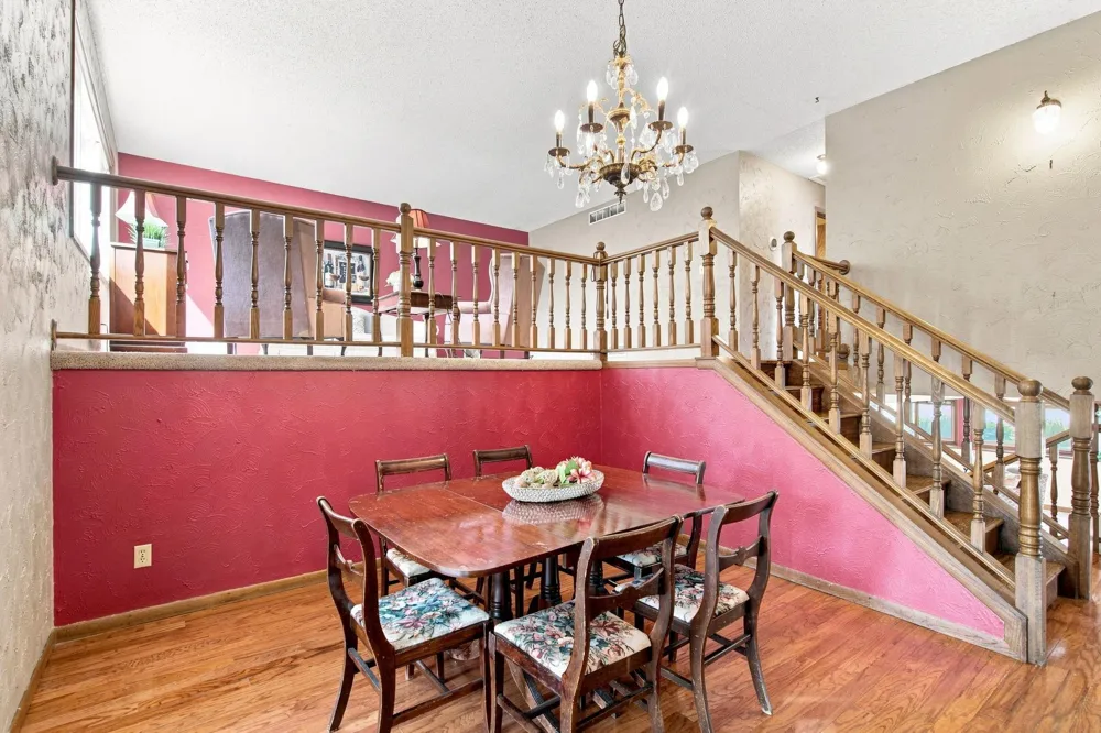 7565 Paul Road Woodbury, MN 55125
