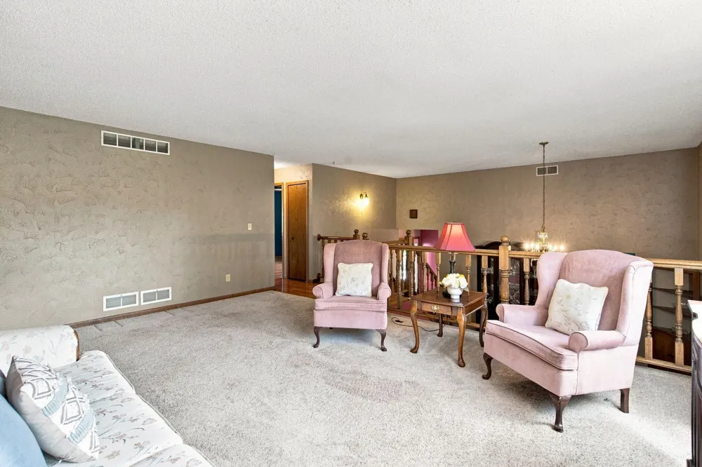 7565 Paul Road Woodbury, MN 55125