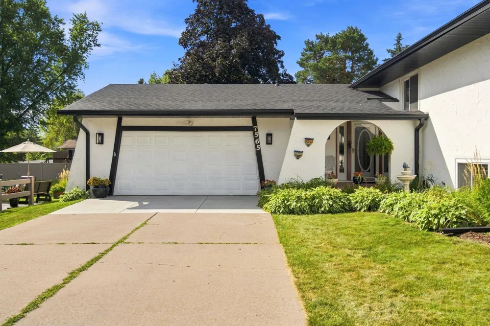 7565 Paul Road Woodbury, MN 55125