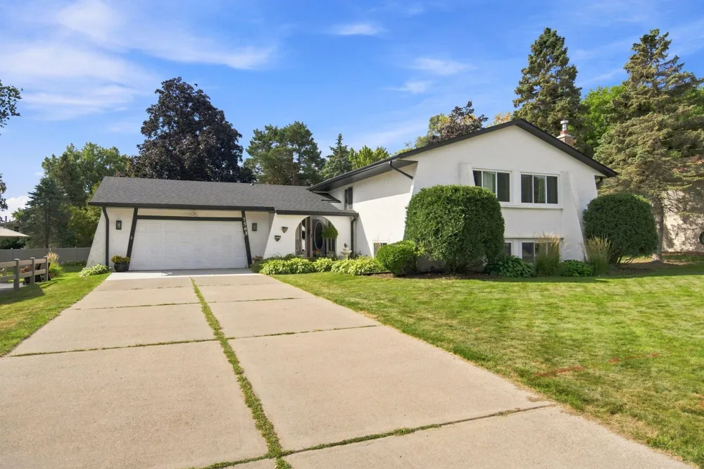 7565 Paul Road Woodbury, MN 55125