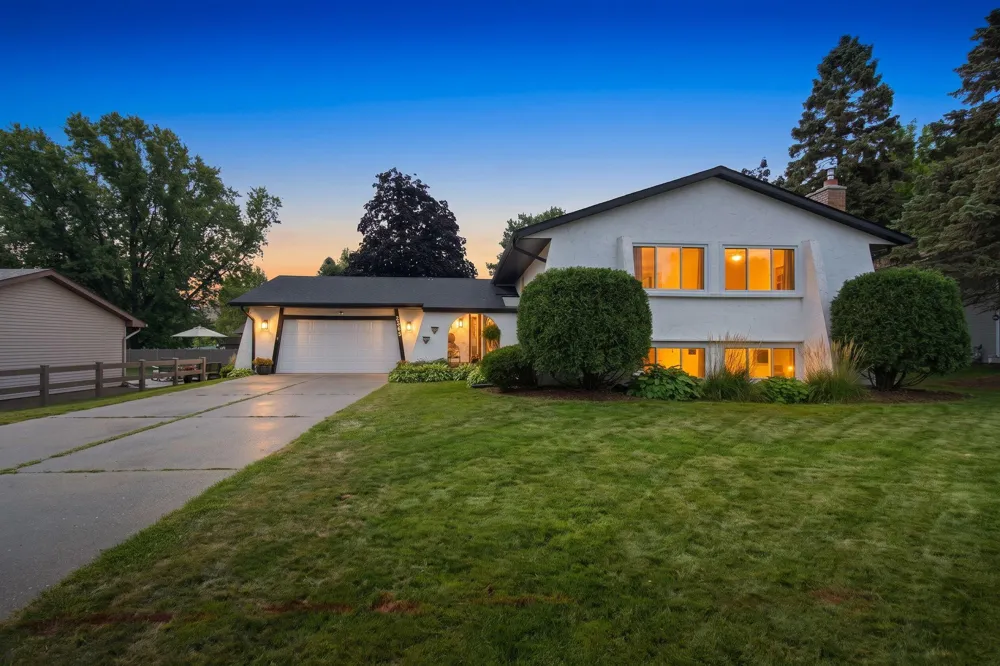 7565 Paul Road Woodbury, MN 55125