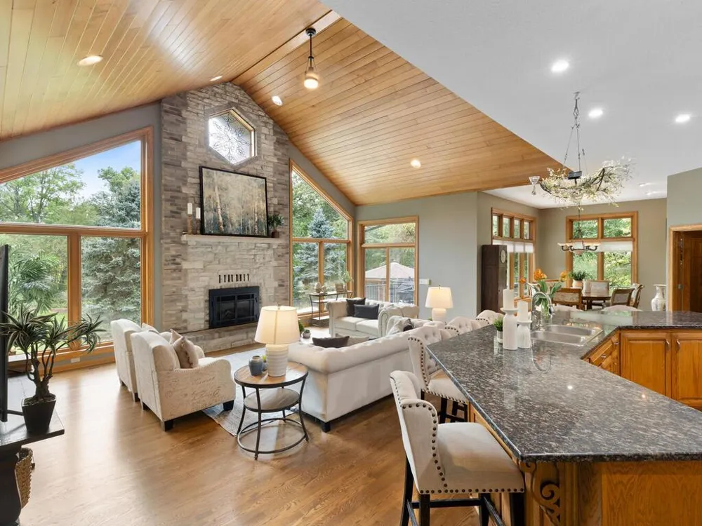 20025 Jeffrey Avenue Forest Lake, MN 55025