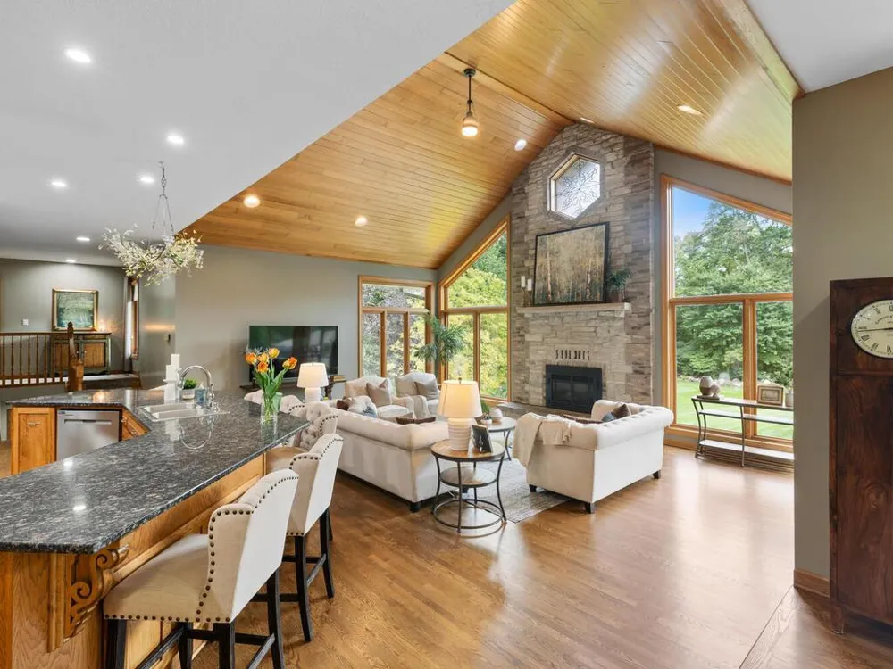 20025 Jeffrey Avenue Forest Lake, MN 55025