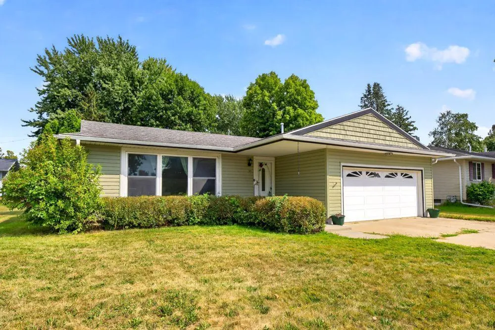 115 1st Street SE Plainview, MN 55964