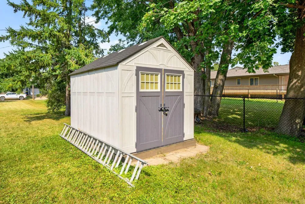 115 1st Street SE Plainview, MN 55964