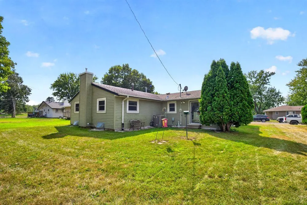 115 1st Street SE Plainview, MN 55964