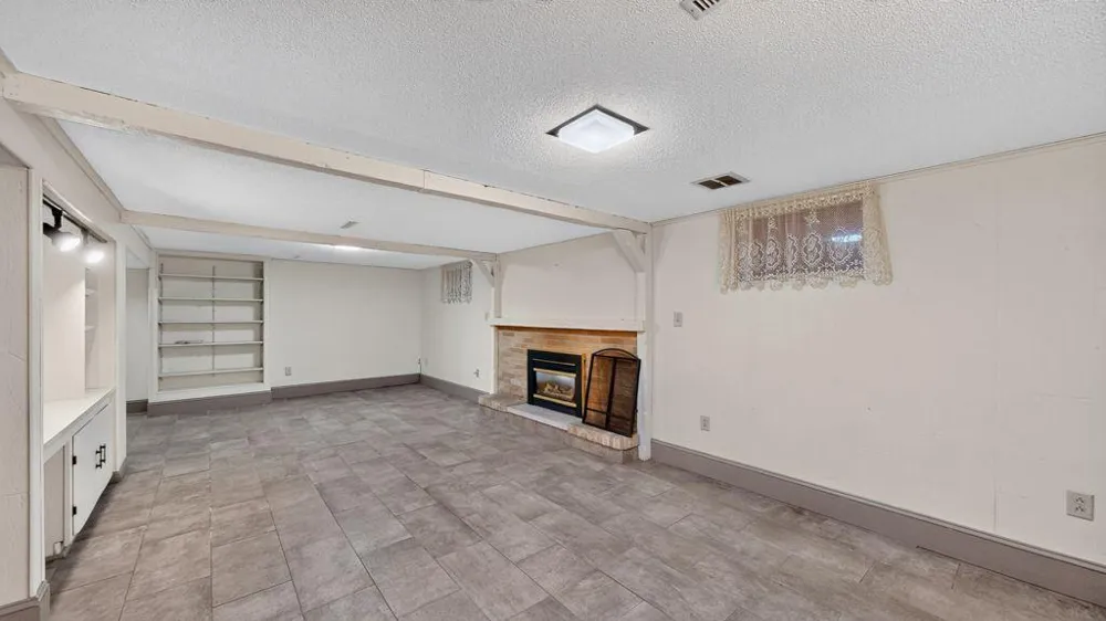 115 1st Street SE Plainview, MN 55964