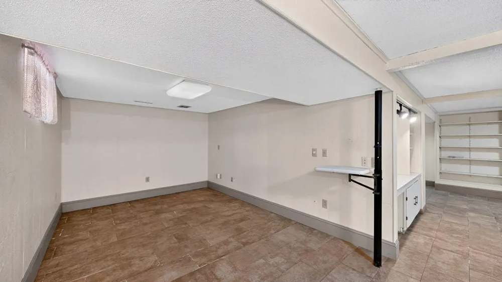 115 1st Street SE Plainview, MN 55964
