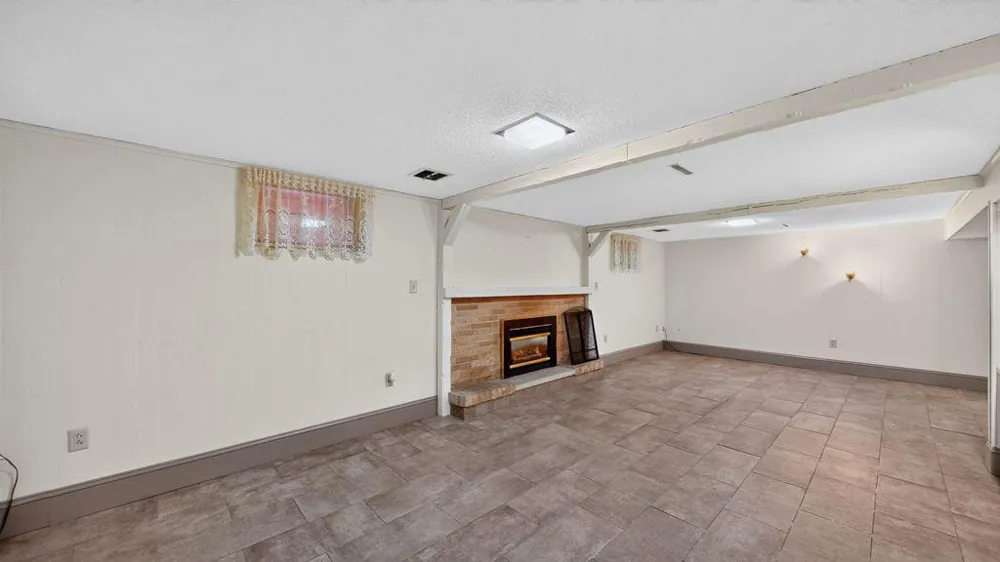 115 1st Street SE Plainview, MN 55964