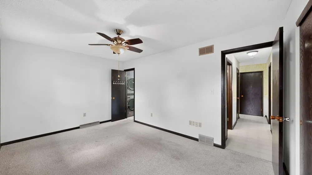 115 1st Street SE Plainview, MN 55964