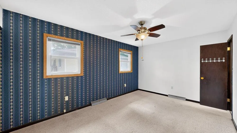 115 1st Street SE Plainview, MN 55964