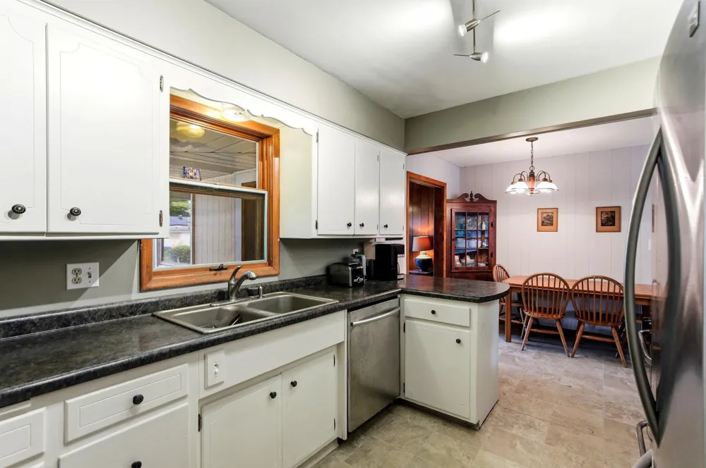 2801 Galtier Street Roseville, MN 55113