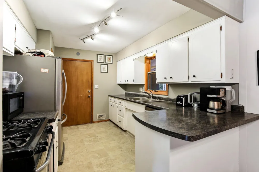2801 Galtier Street Roseville, MN 55113