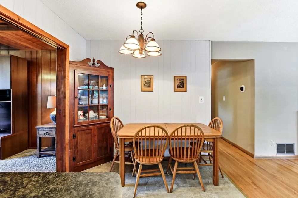 2801 Galtier Street Roseville, MN 55113