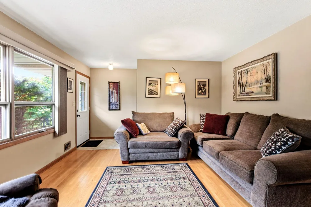 2801 Galtier Street Roseville, MN 55113