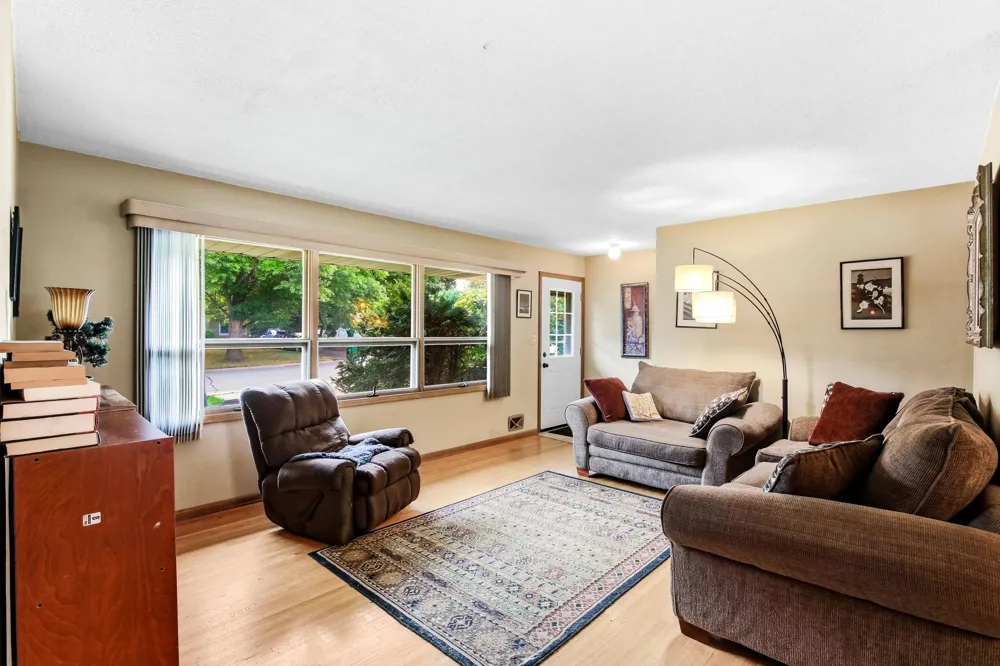 2801 Galtier Street Roseville, MN 55113