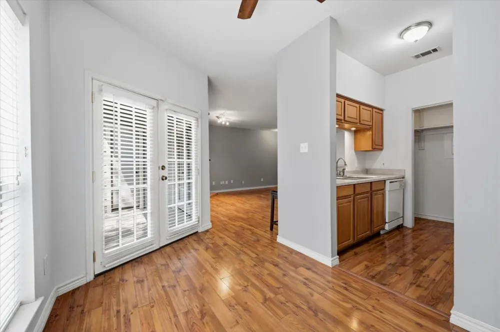 1300 Cantor Drive #130 Arlington, TX 76011