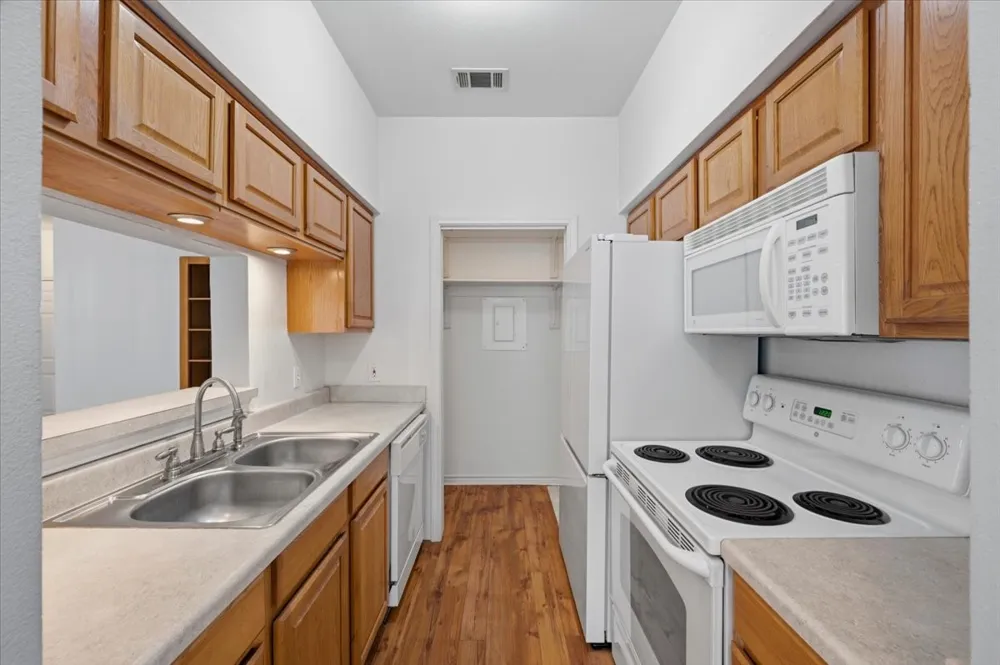 1300 Cantor Drive #130 Arlington, TX 76011