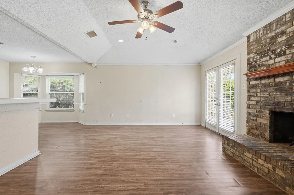 6017 Sundown Drive Watauga, TX 76148