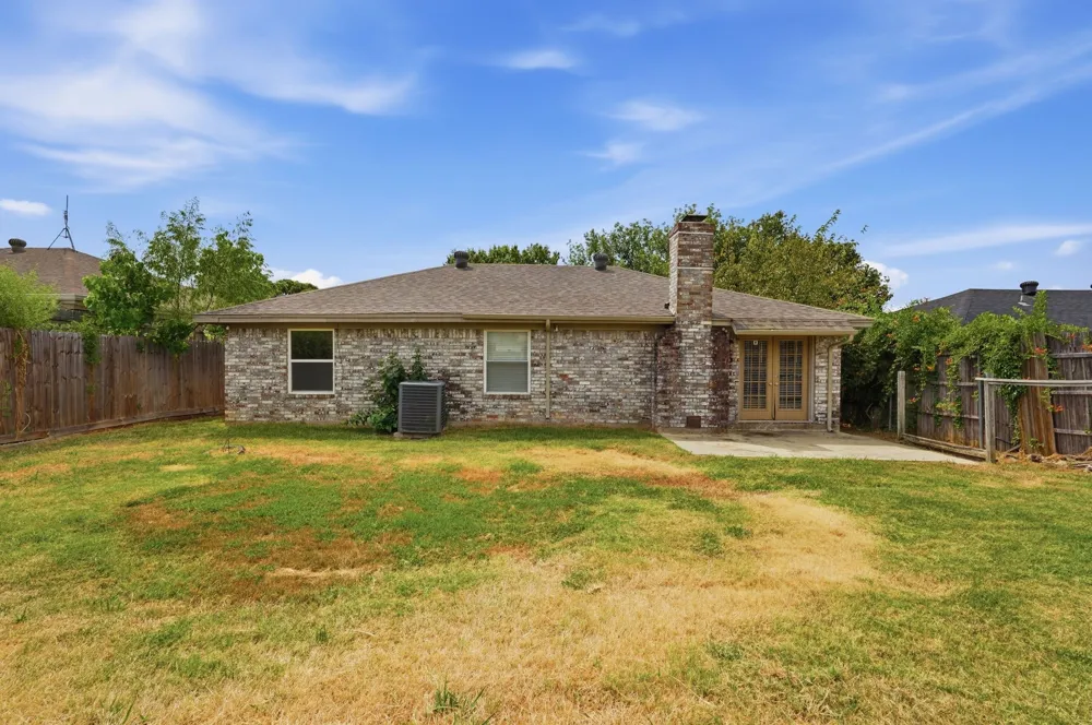 6017 Sundown Drive Watauga, TX 76148