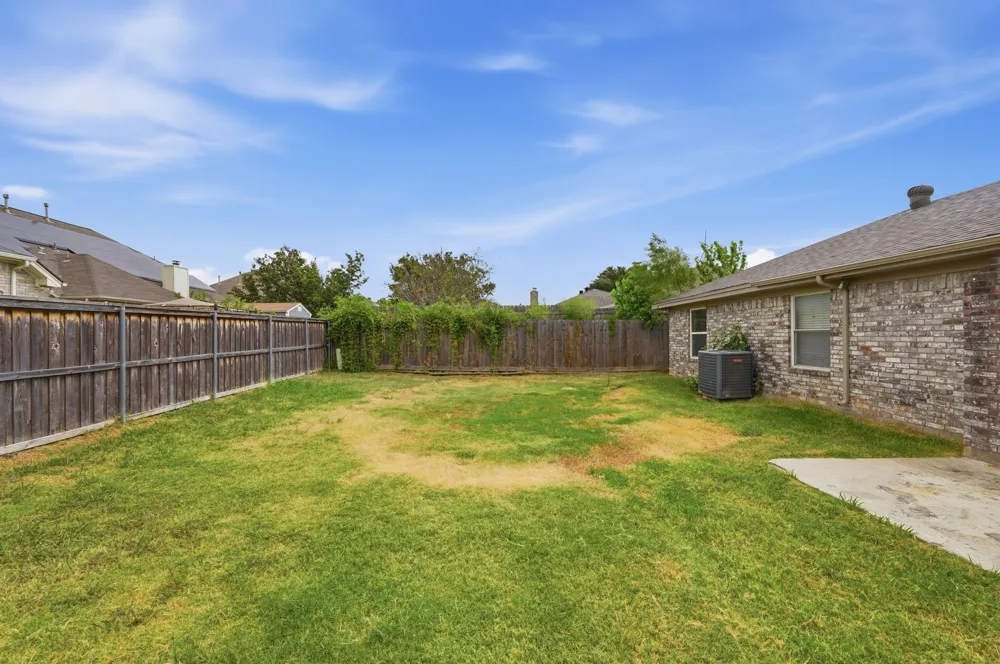 6017 Sundown Drive Watauga, TX 76148