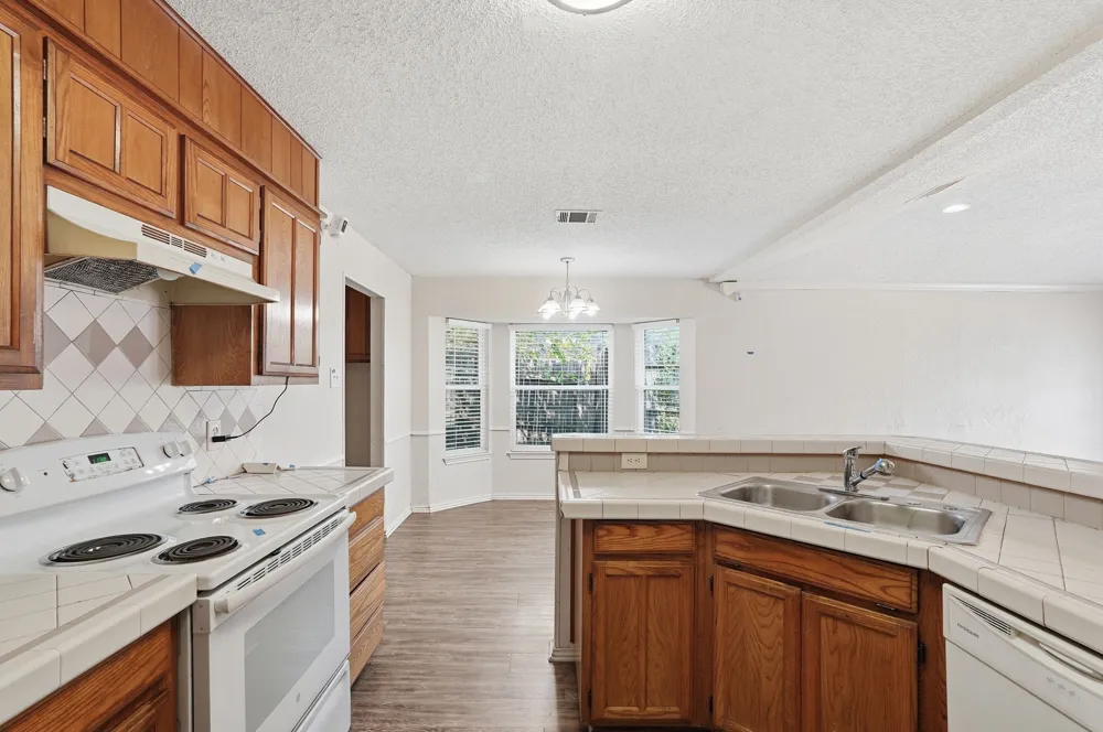 6017 Sundown Drive Watauga, TX 76148
