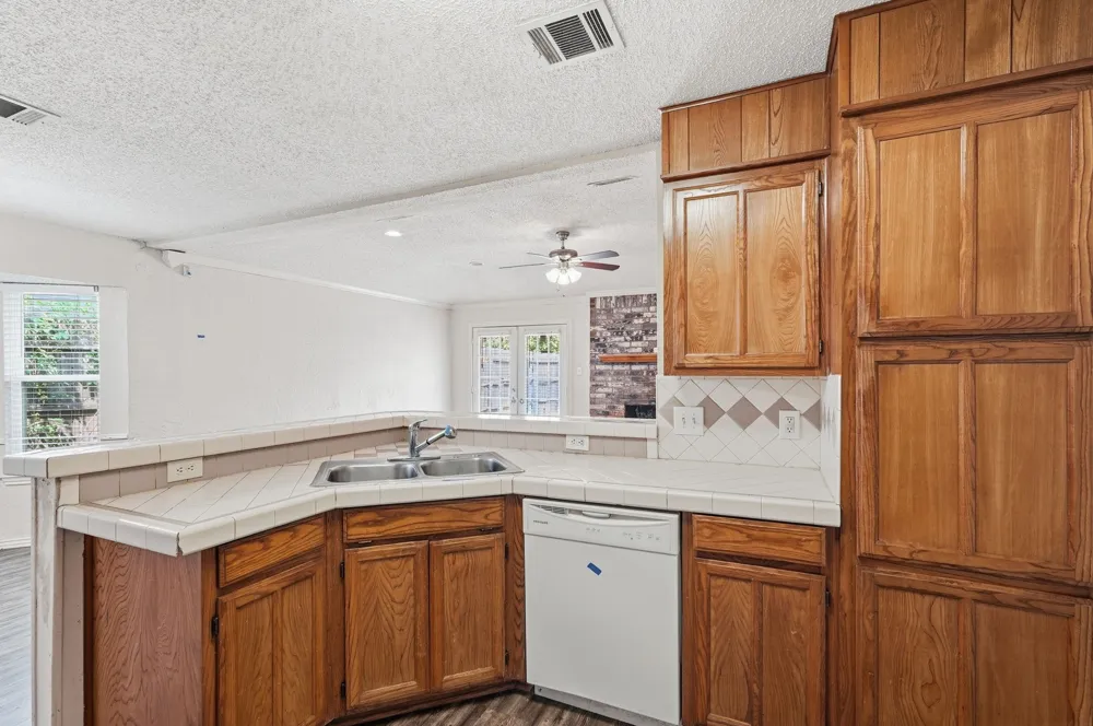6017 Sundown Drive Watauga, TX 76148