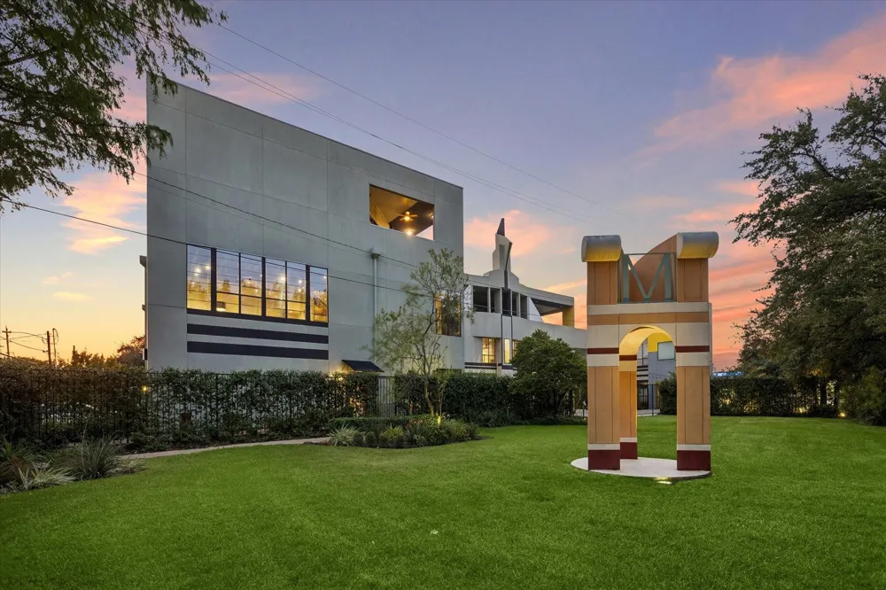 2608 Montrose Boulevard Houston, TX 77006