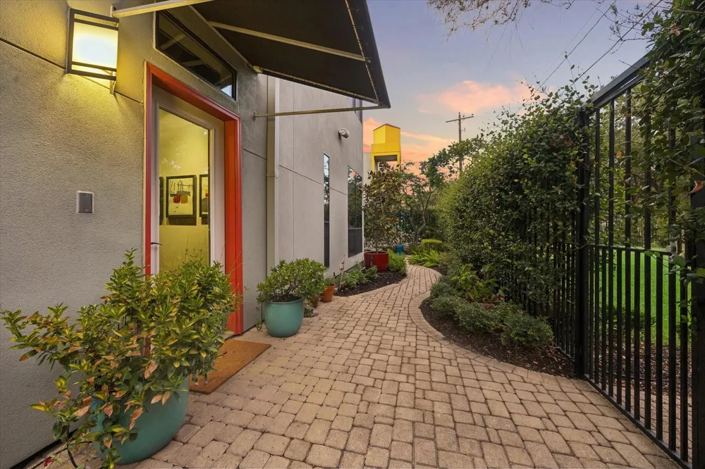 2608 Montrose Boulevard Houston, TX 77006