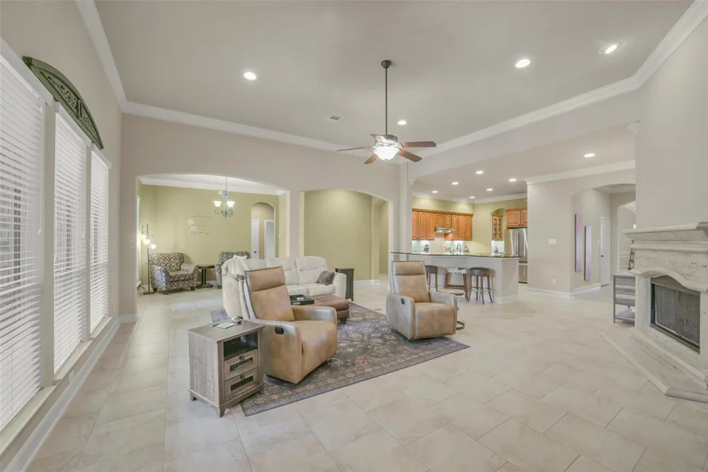 21214 Redcrest Manor Drive Richmond, TX 77406