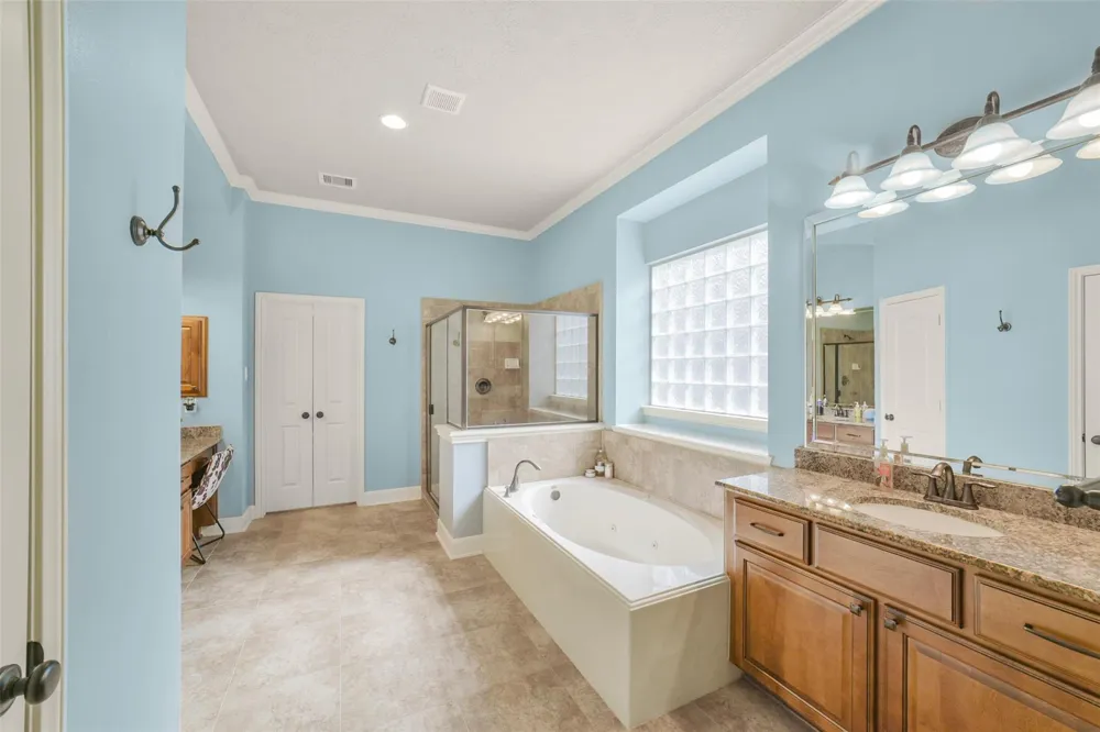 21214 Redcrest Manor Drive Richmond, TX 77406