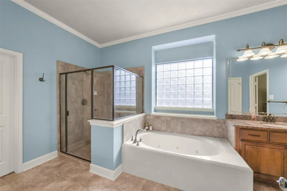 21214 Redcrest Manor Drive Richmond, TX 77406